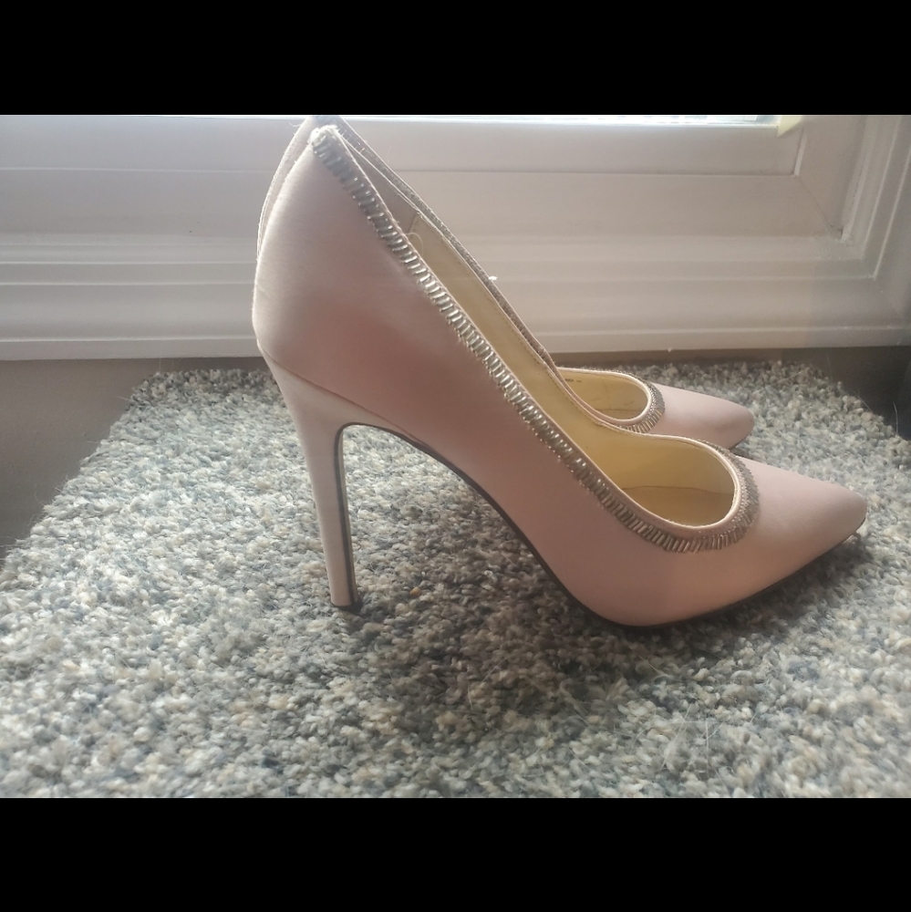Nina Deedra pink satin pumps